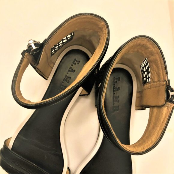 L.A.M.B. Black and White Leather Flats Sandals Sz 6.5 Gwen Stefani - Picture 5 of 7